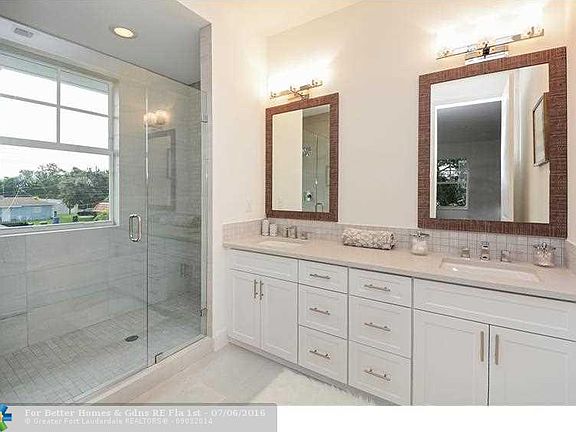 5th image of 610 SW 15th St #B