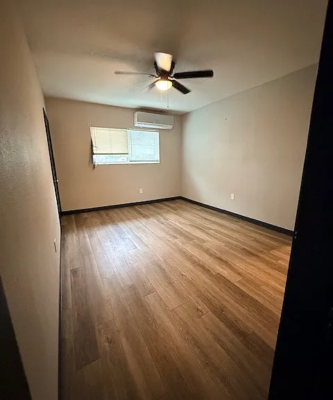 7210 Dahlia St — Photo 124