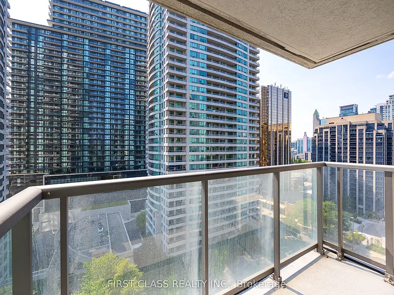 35 Hollywood Ave #1711 — Photo 19