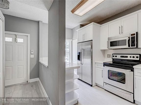 4th image of 8231 San Carlos Cir