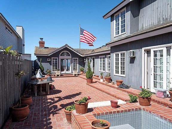 2nd image of 3040 Solimar Beach Dr