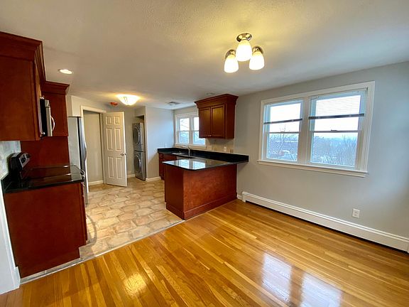 4th image of 216 Palfrey St Unit 216