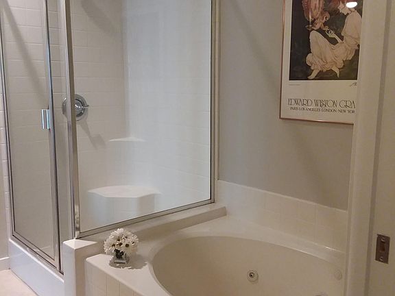 4th image of 209 8th St E APT 407