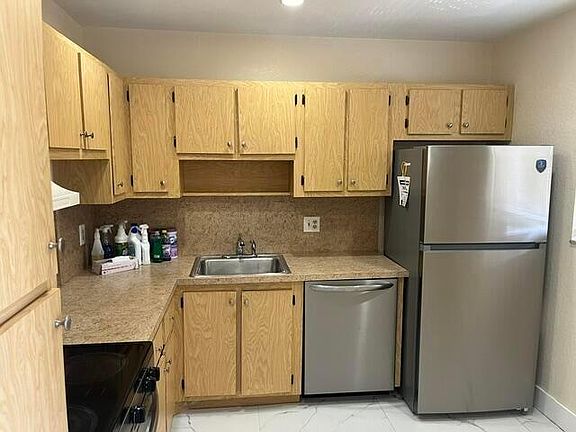 5th image of 2960 Riverside Dr APT 318-2