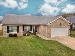 107 Vineland Parkway Dr, Vine Grove, KY 40175