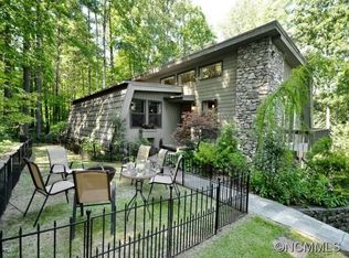 9 Hickory Ln, Asheville, NC 28804