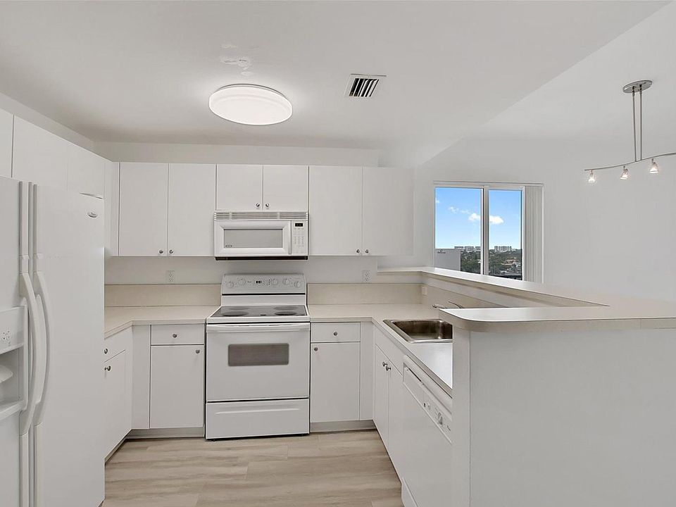 1st image of 10 Aragon Ave #921