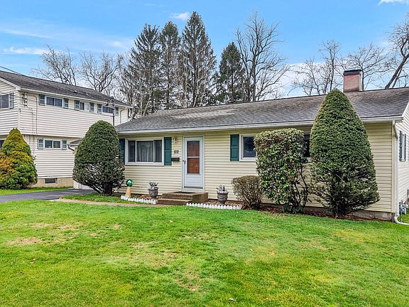 2nd image of 102 Orchard Ave