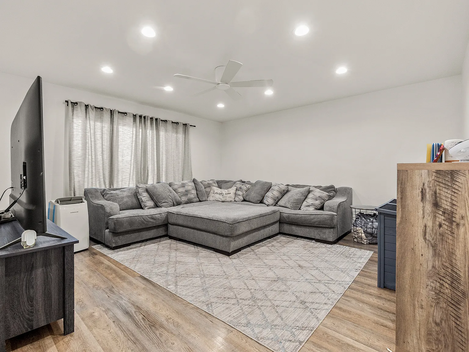 3 bed, 1482 sqft, $5,300 — Photo 4