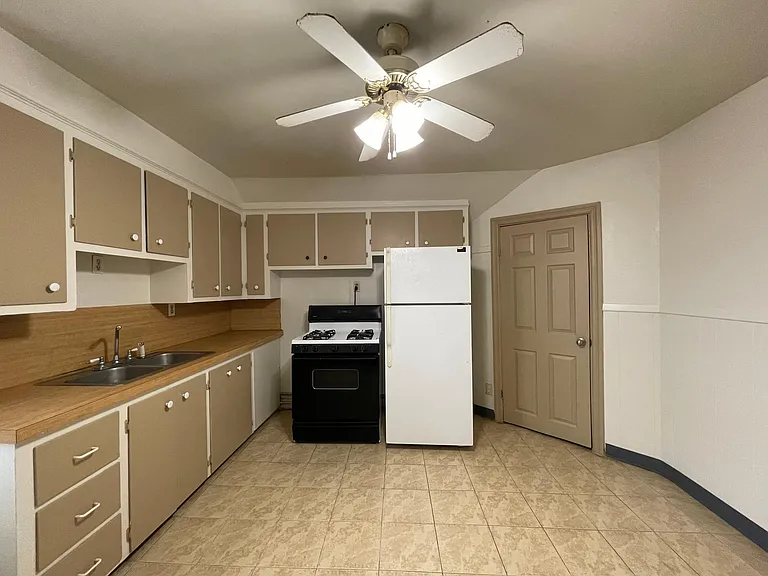535 Park Ave #2 — Photo 1