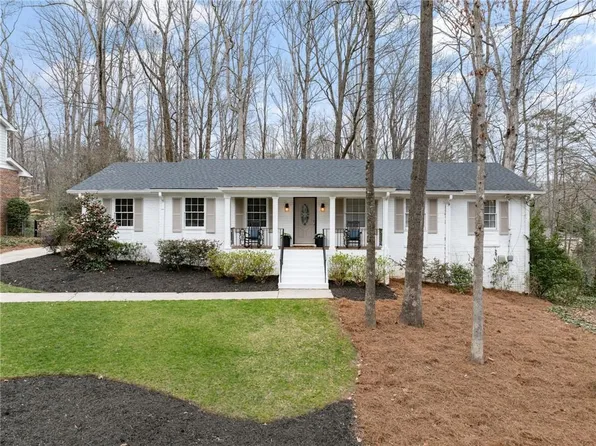 330 W Spalding Dr, Atlanta, GA 30328