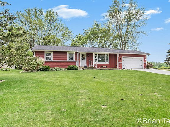 3rd image of 1220 Woodland Dr