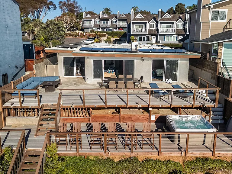 1680 N Neptune Ave — Photo 43
