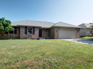 3527 W Vincent Dr, Springfield, MO 65810