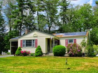 98 Deerfield Dr, Northampton, MA 01062