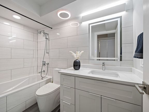 4th image of 8560 W Foster Ave Unit 203