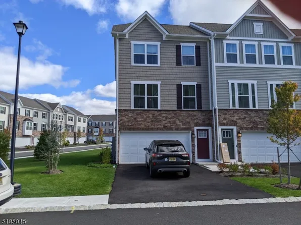 2 Bender St, Mount Olive Twp., NJ 07928