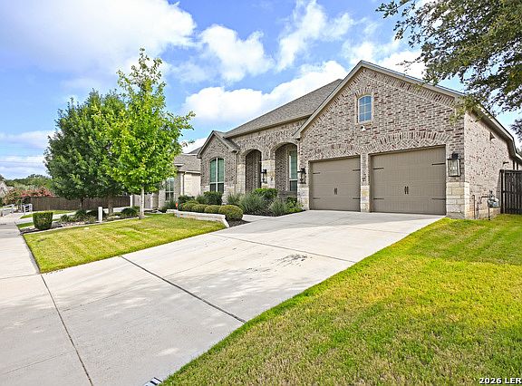 2nd image of 1438 Oaklawn Dr