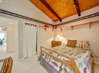 704 Fir Ave, Garibaldi, OR 97118