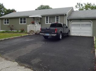 149 Little Deer Rd, Bridgeport, CT 06606