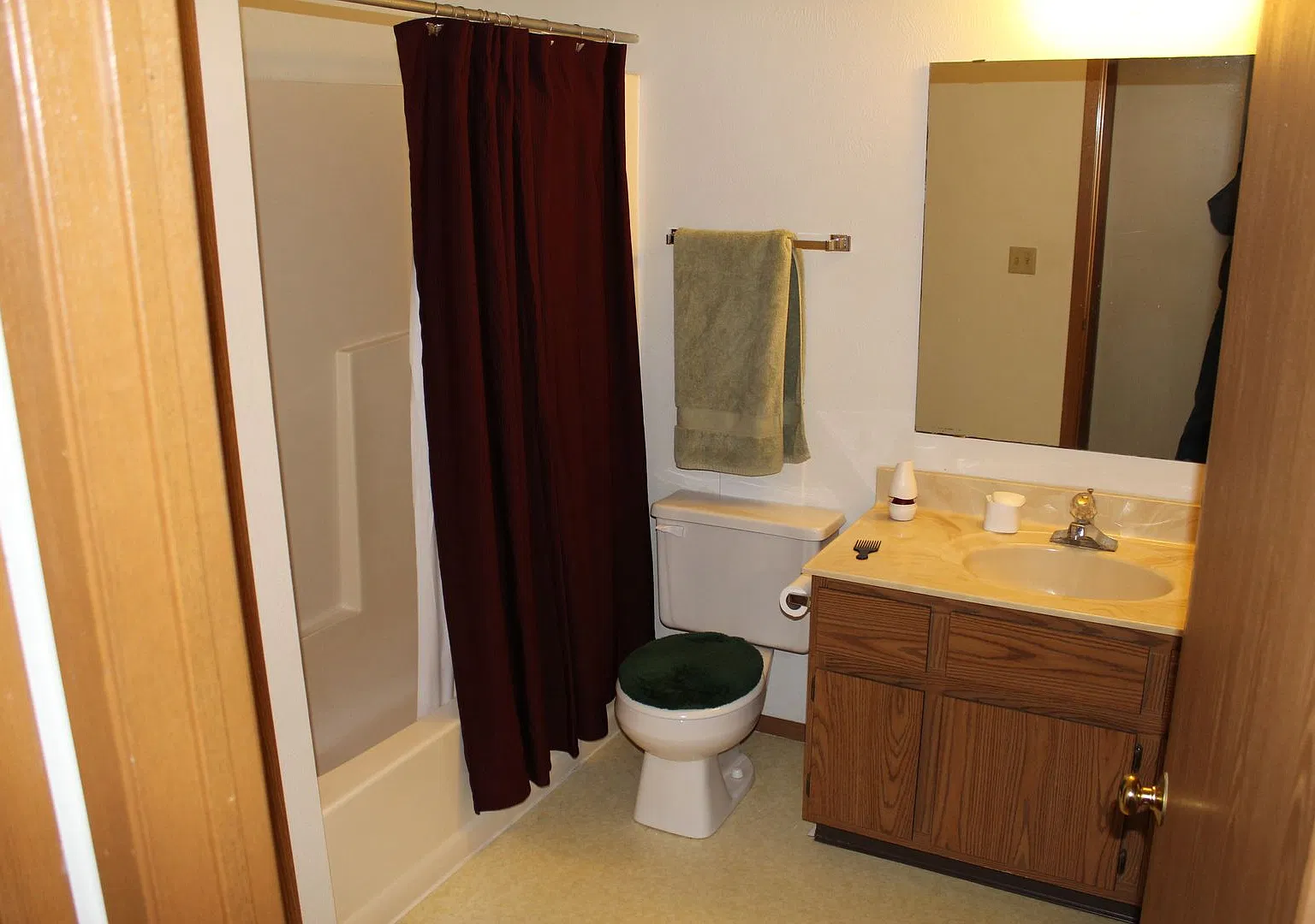 Hillside Manor Apartments — Photo 4