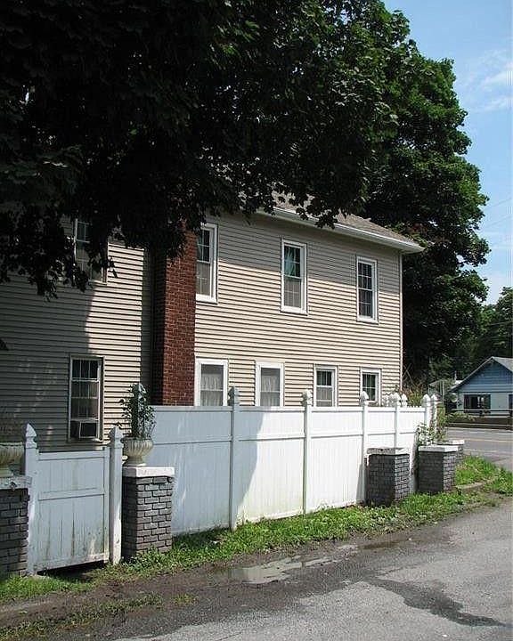 2nd image of 989 Clamtown Rd
