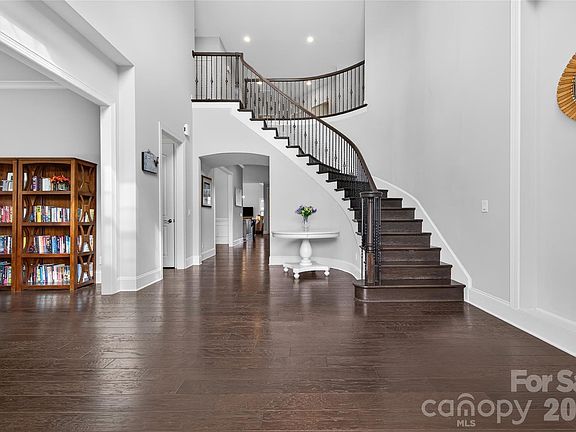 3rd image of 2166 Stratton Pl