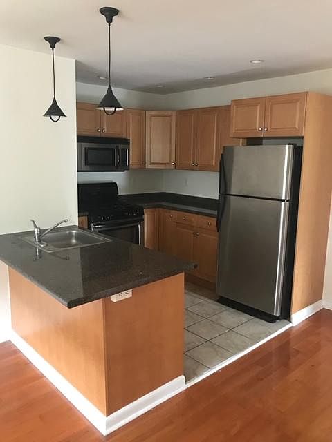 1st image of 2531 Lombard St