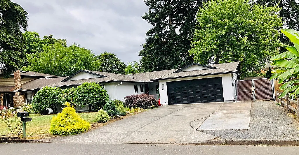 16739 SE Blossom Ave photo 1