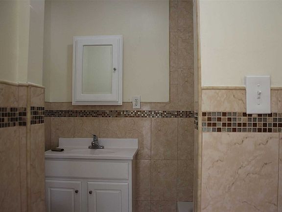 5th image of 1147 E 98th St Floor 2
