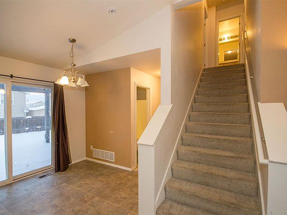 5th image of 2611 Annie St