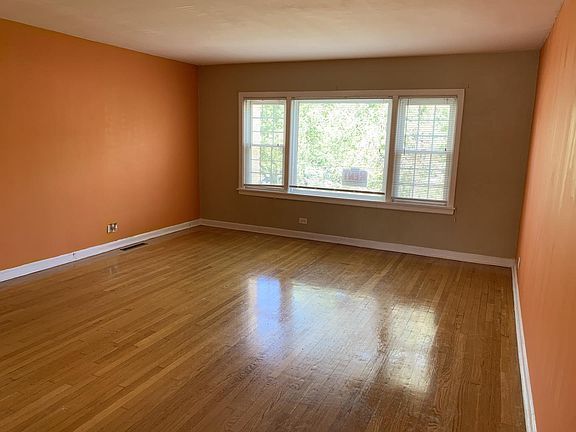3rd image of 5752 N Jersey Ave #2
