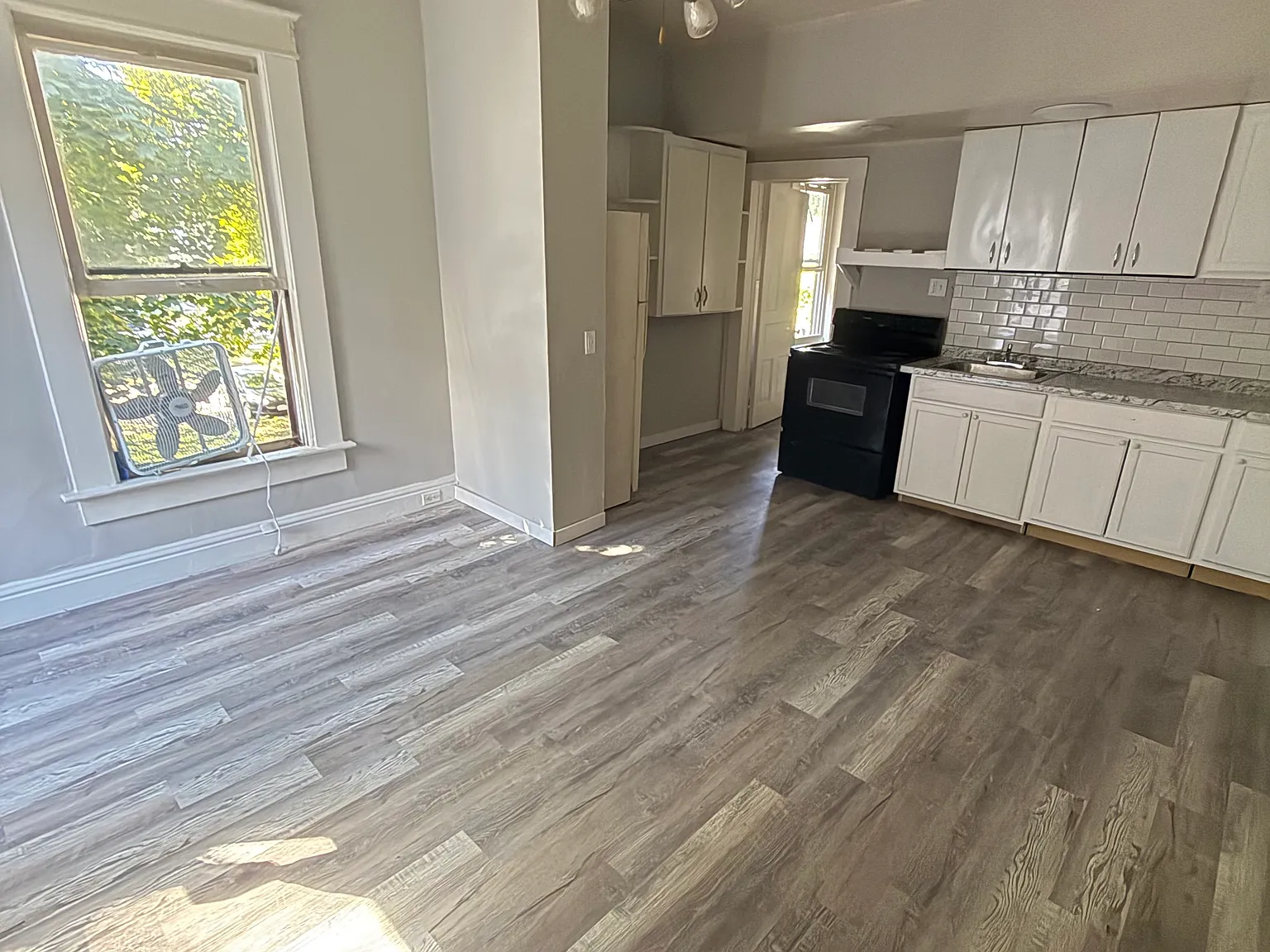 Studio, 200 sqft, $700 — Photo 2