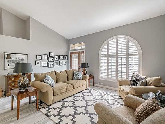 4th image of 9722 Oakwood Hills Ct