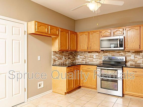 5th image of 6201 Elderbush Dr