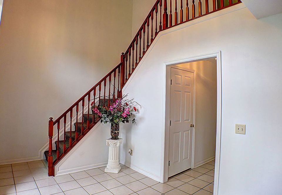 1st image of 437 Kilkenny Ct