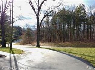 721 Harmony Hills Pkwy, Oxford, MI 48371