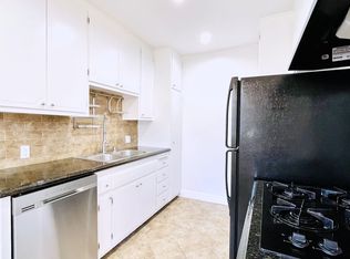 13440 Victory Blvd #8, Van Nuys, CA 91401