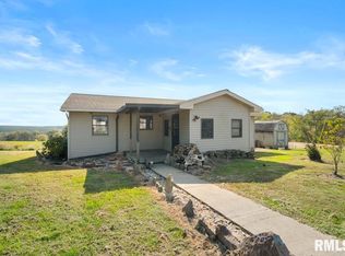 42 Bowed Tree Rd, Stonefort, IL 62987