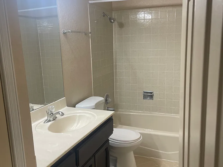 5757 Lawndale Dr #B — Photo 17