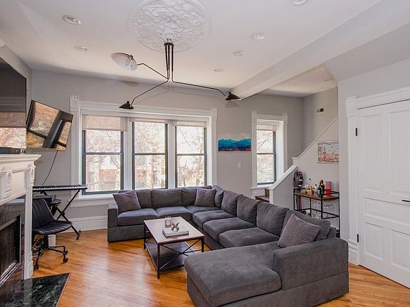 3rd image of 3117 N Racine Ave APT 2F