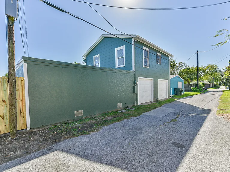 4518 Avenue P — Photo 24