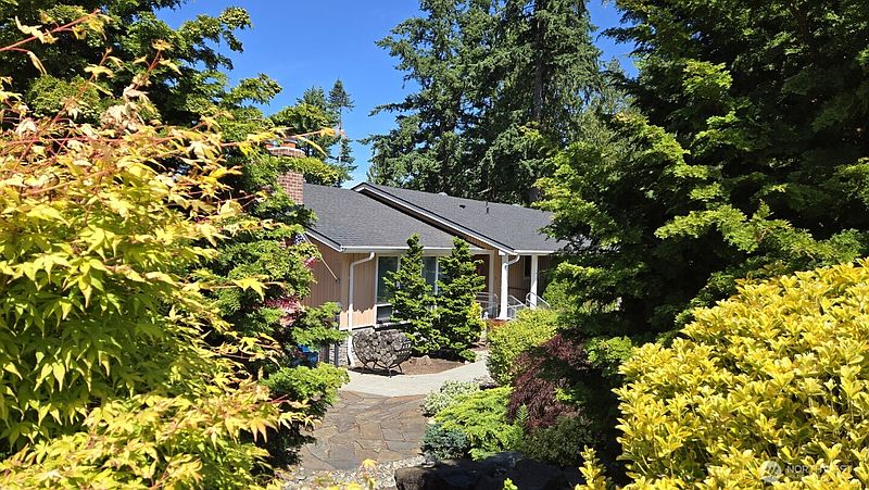 4th image of 16342 RESI 72nd Avenue W