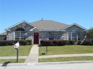 1329 Falcon Dr, Lewisville, TX 75077