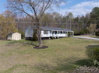 1528 Miller Hill Rd, Lenoir, NC 28645