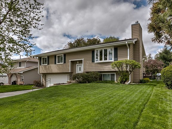 2nd image of 11692 Sunburst St