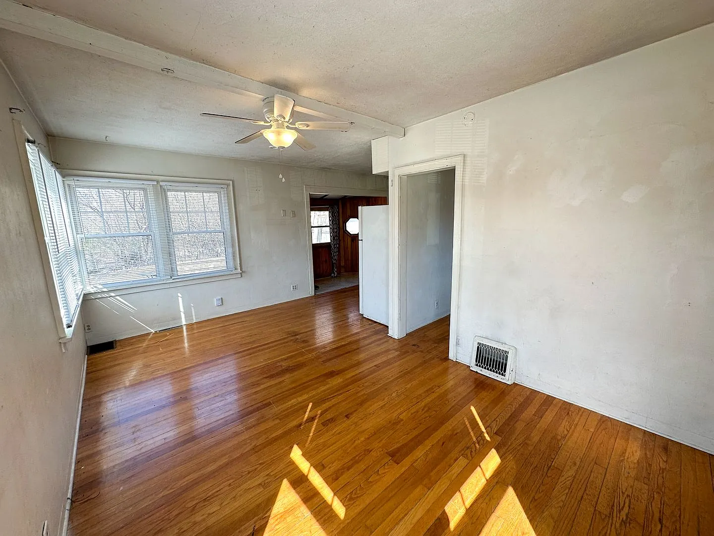 1431 Summit Ave — Photo 4