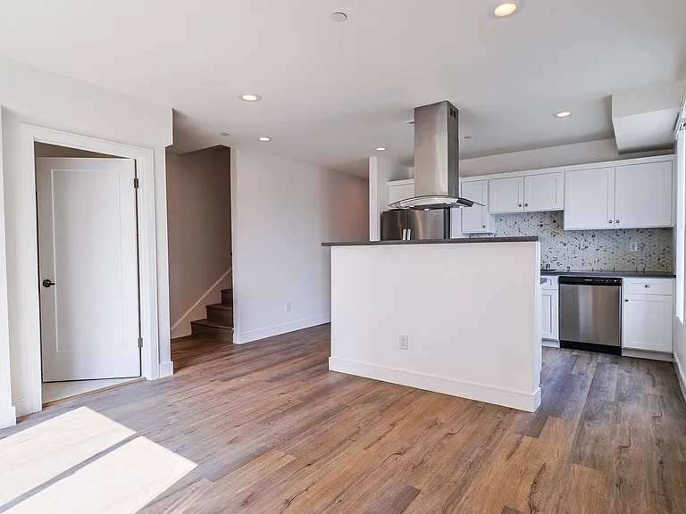 5934 Lemp Ave — Photo 18