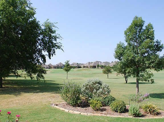 4th image of 415 Cabellero Ct