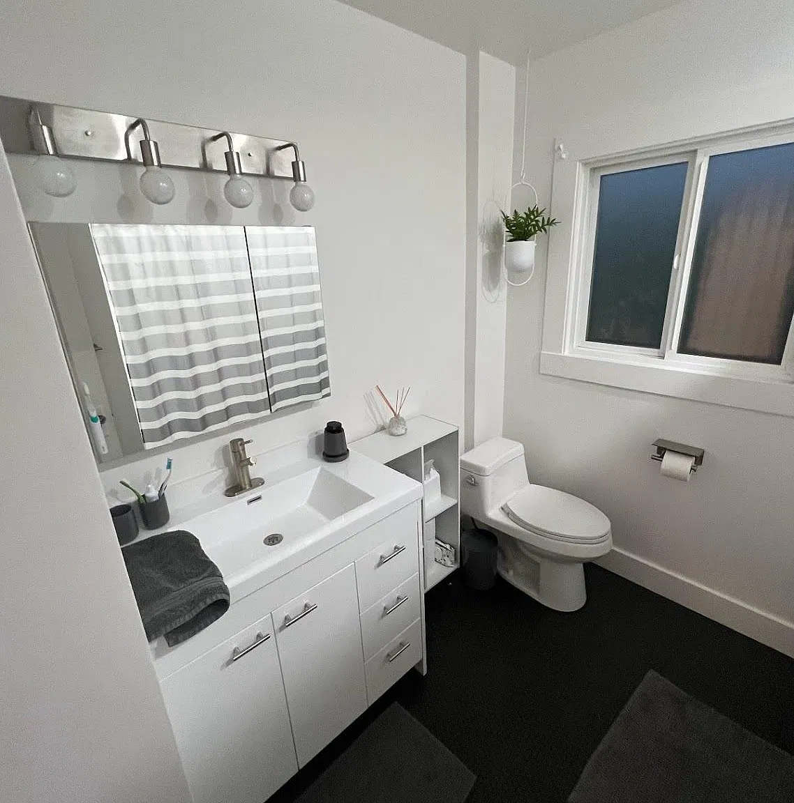 2 bed, 948 sqft, $3,600 — Photo 4